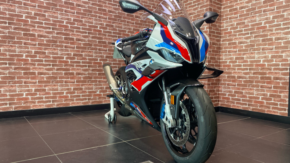 BMW M1000 RR